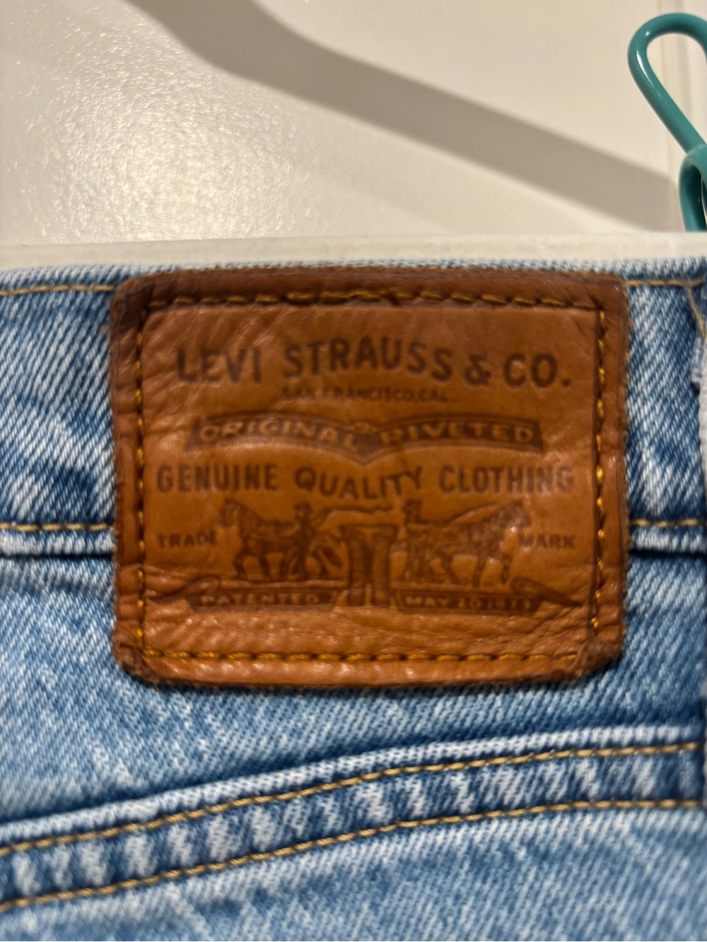 Levi’s Ribcage Straight Jeans - Picture 3 of 6
